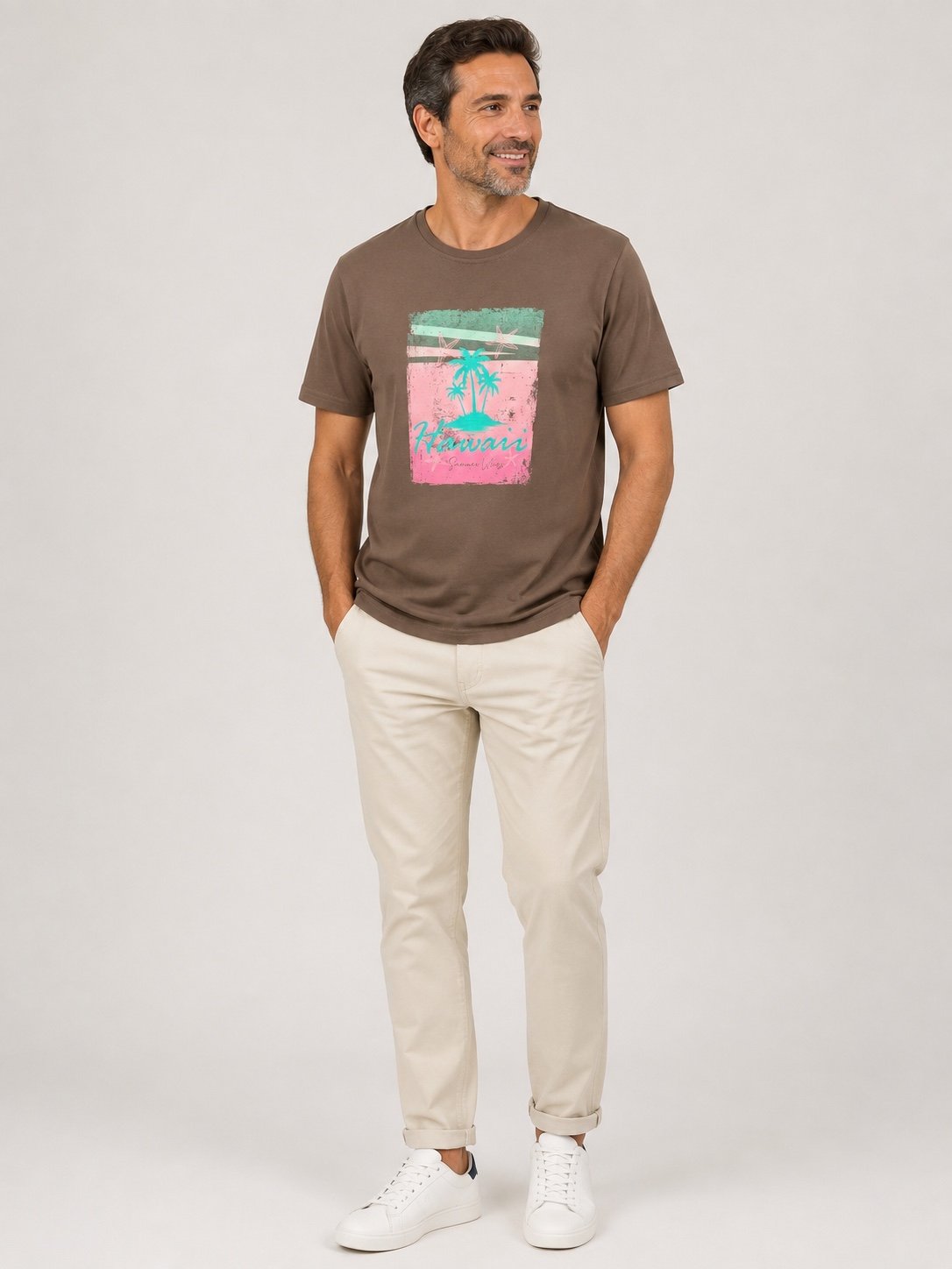 Camiseta de Hombre Marrón de Manga Corta con Estampado Tropical | Algodón y Poliéster - Imagen 2