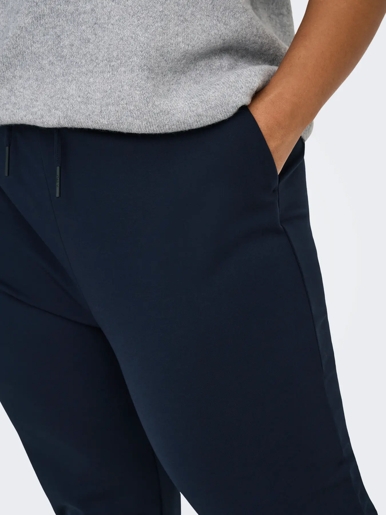 Pantalón de mujer tallas grandes ONLY Carmakoma Poptrash - Imagen 4