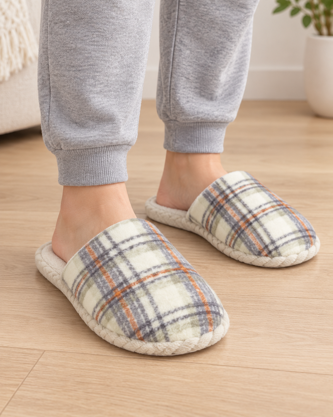 Zapatillas de casa mujer de cuadros – Beige, verde o marrón